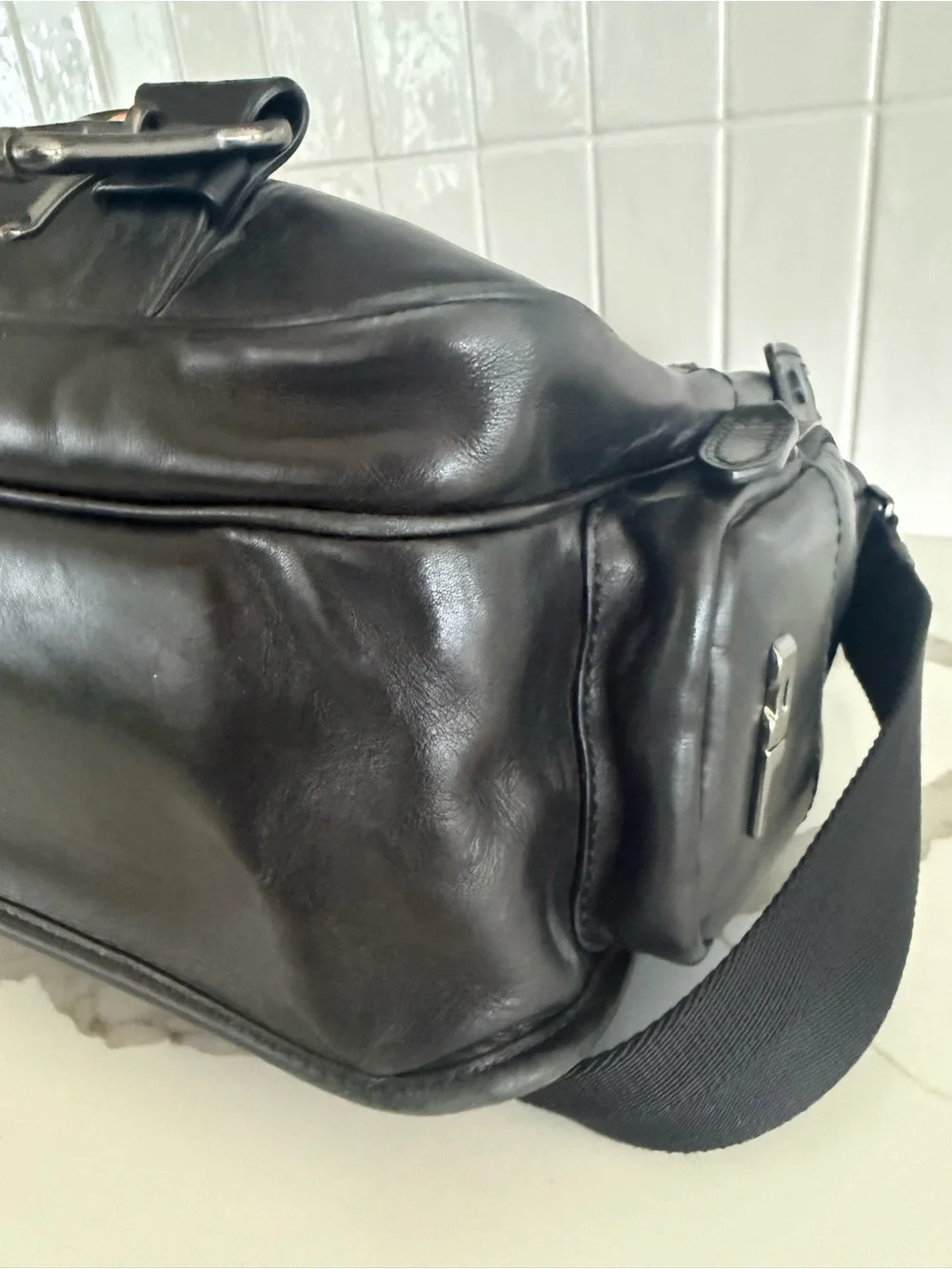 Men's Black Leather Crossbody Messenger Bag - Classic Utility Style